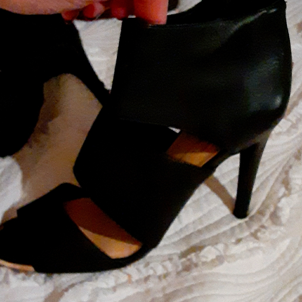 Black dress heels
